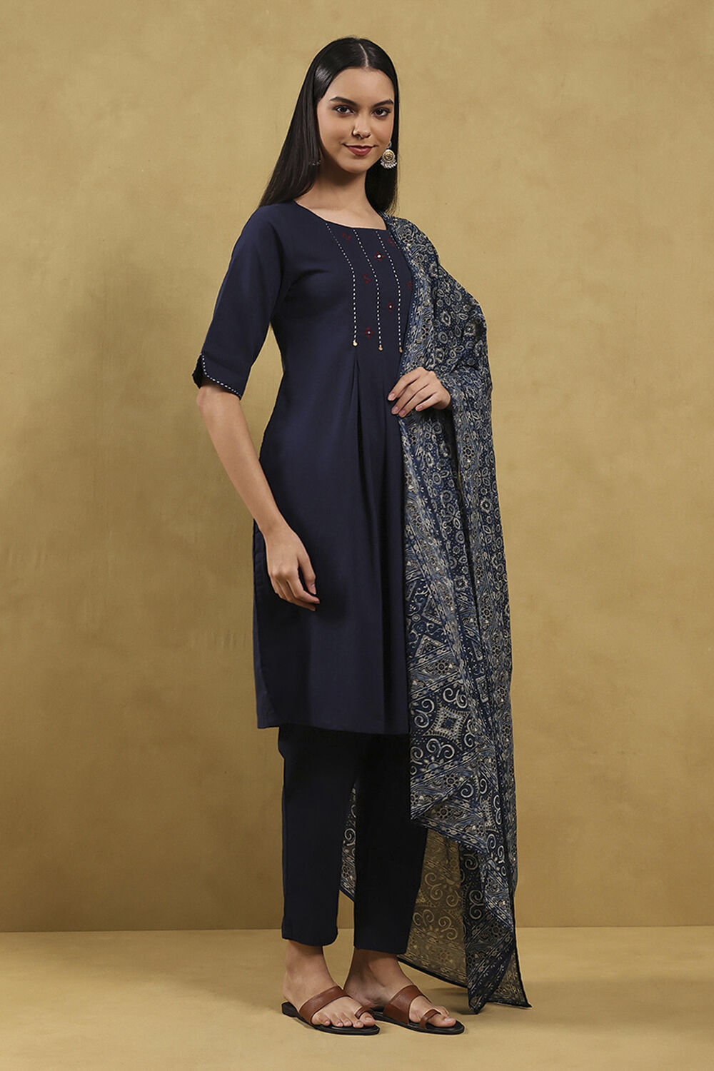 Indigo Blue Cotton Solid Gathered Suit Set image number 5