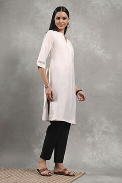 Off White Viscose Blend Solid Straight Kurta image number 4