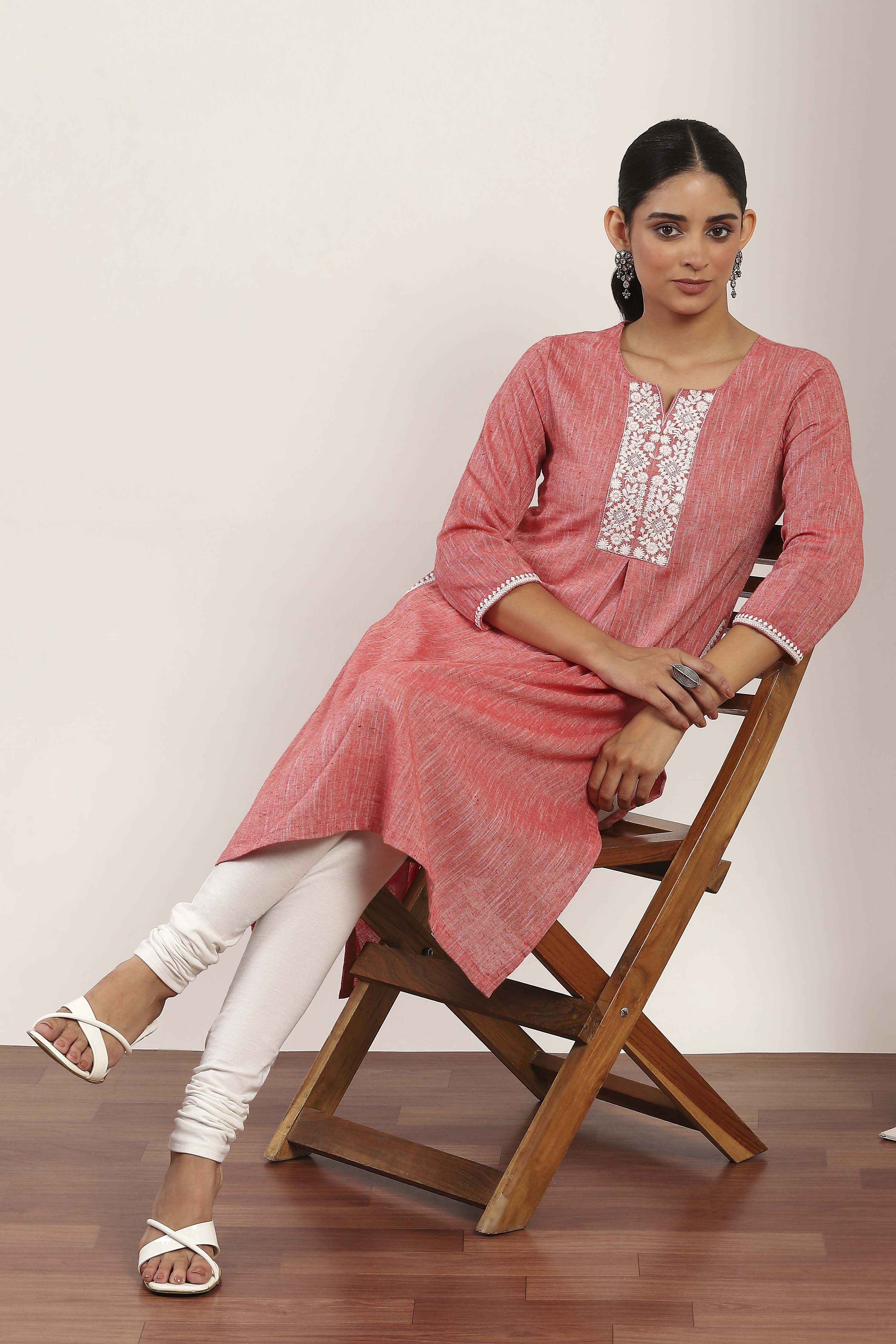 Red Cotton Blend Straight Kurta Pants Set image number 0