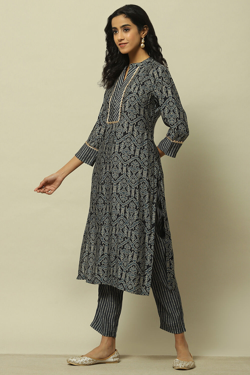 Buy Navy Blue Viscose Printed Straight Kurta Set Kurta Palazzo by Rangriti