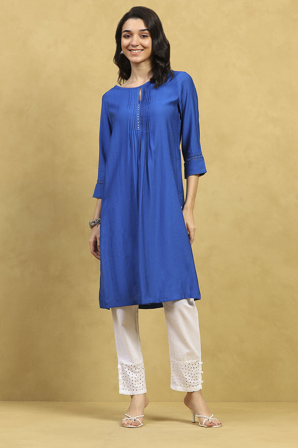 Blue Solid Straight Kurta image number 5