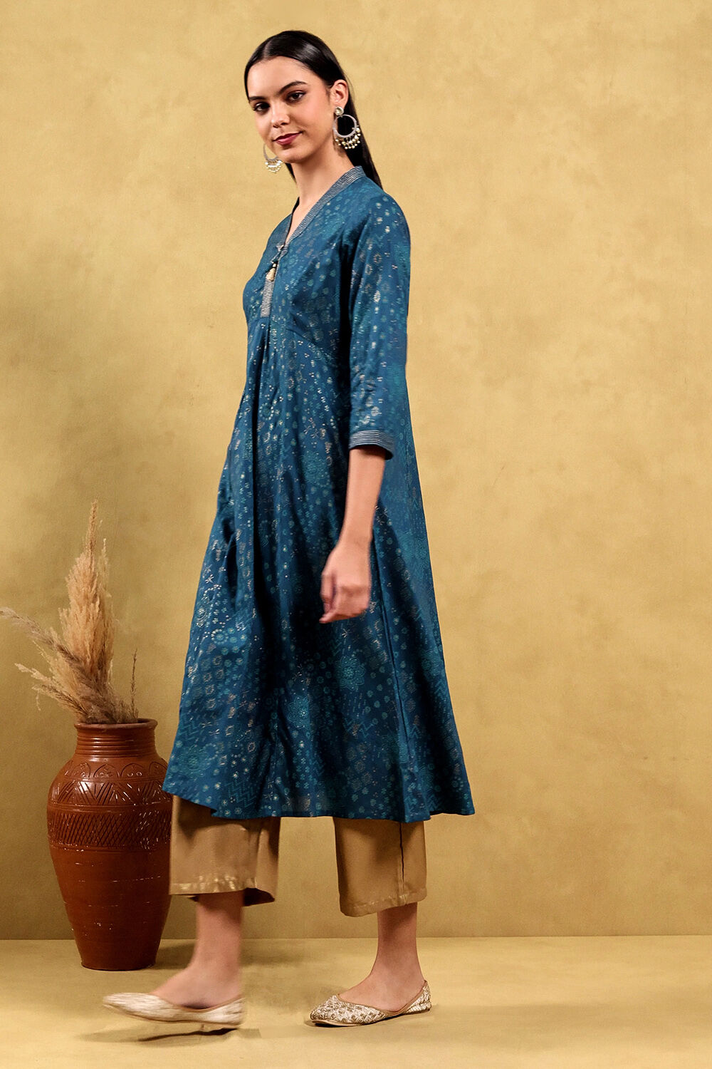 Blue Viscose Rayon Printed Kalidar Kurta image number 5