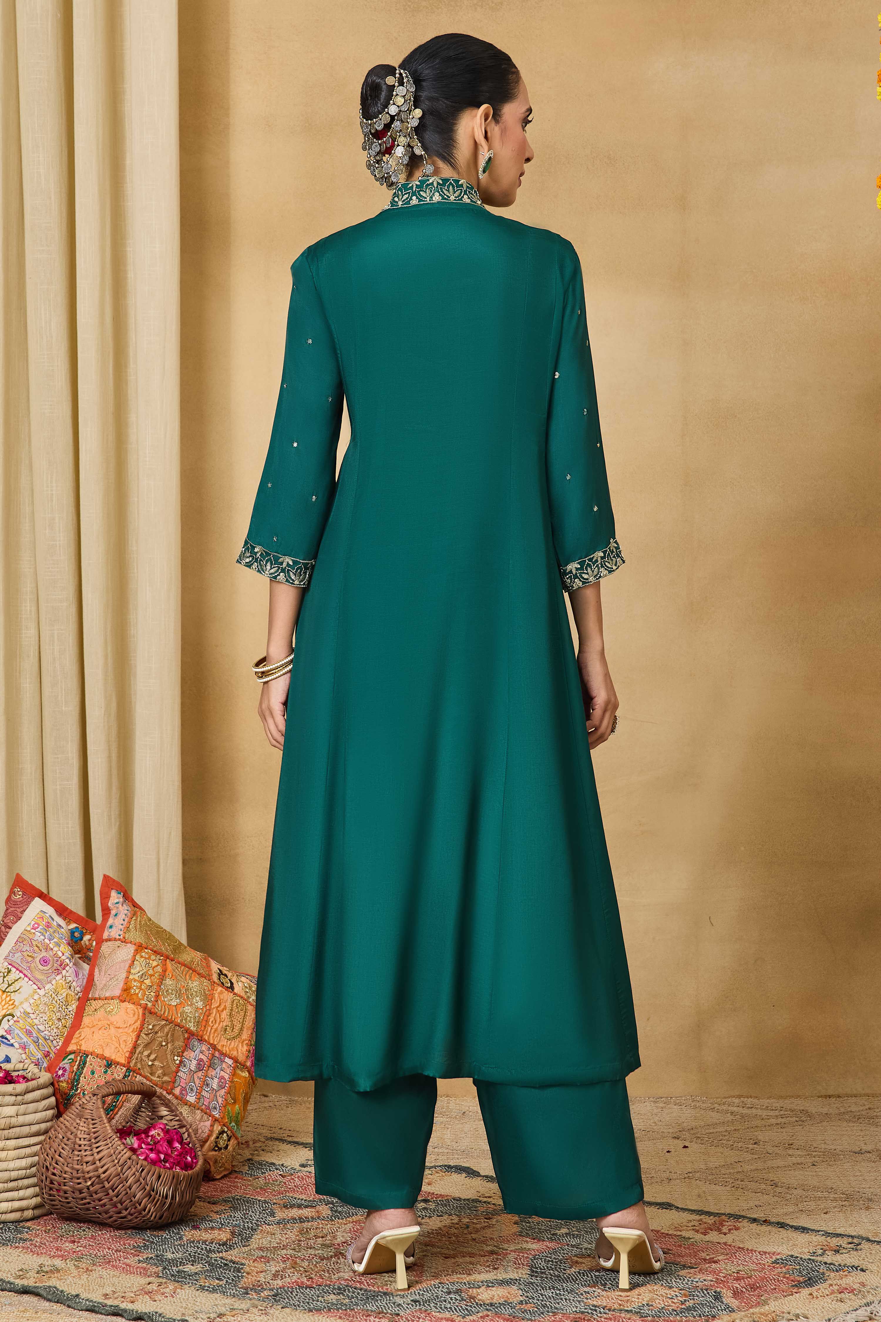 Green Viscose Rayon Kalidar Solid Suit Set image number 5