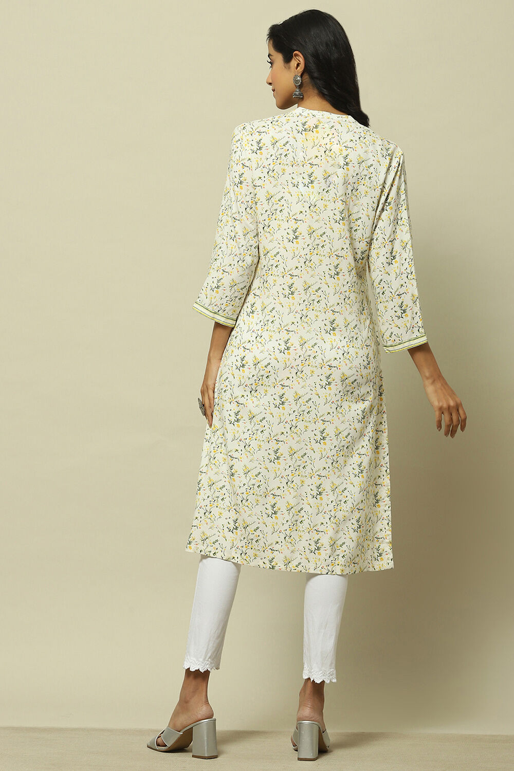 White Floral Printed Straight Kurta image number 3
