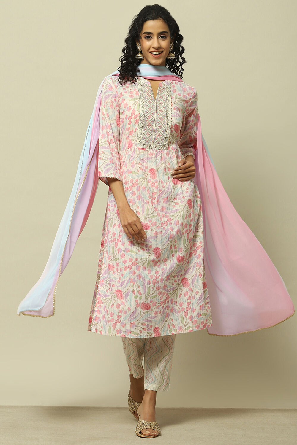 Pink Cotton Blend Printed Kurta & Pants Suit Set image number 7
