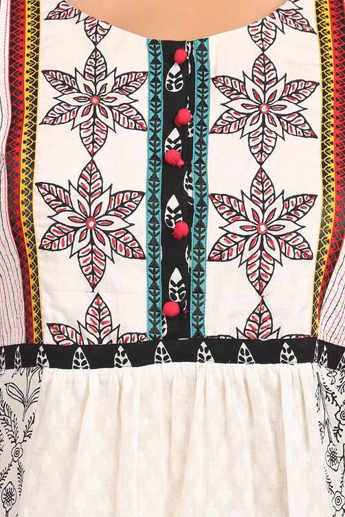 White Flared Cotton Kurta image number 4