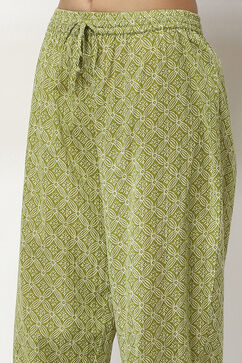 Green Cotton Printed Straight Suit Set image number 2