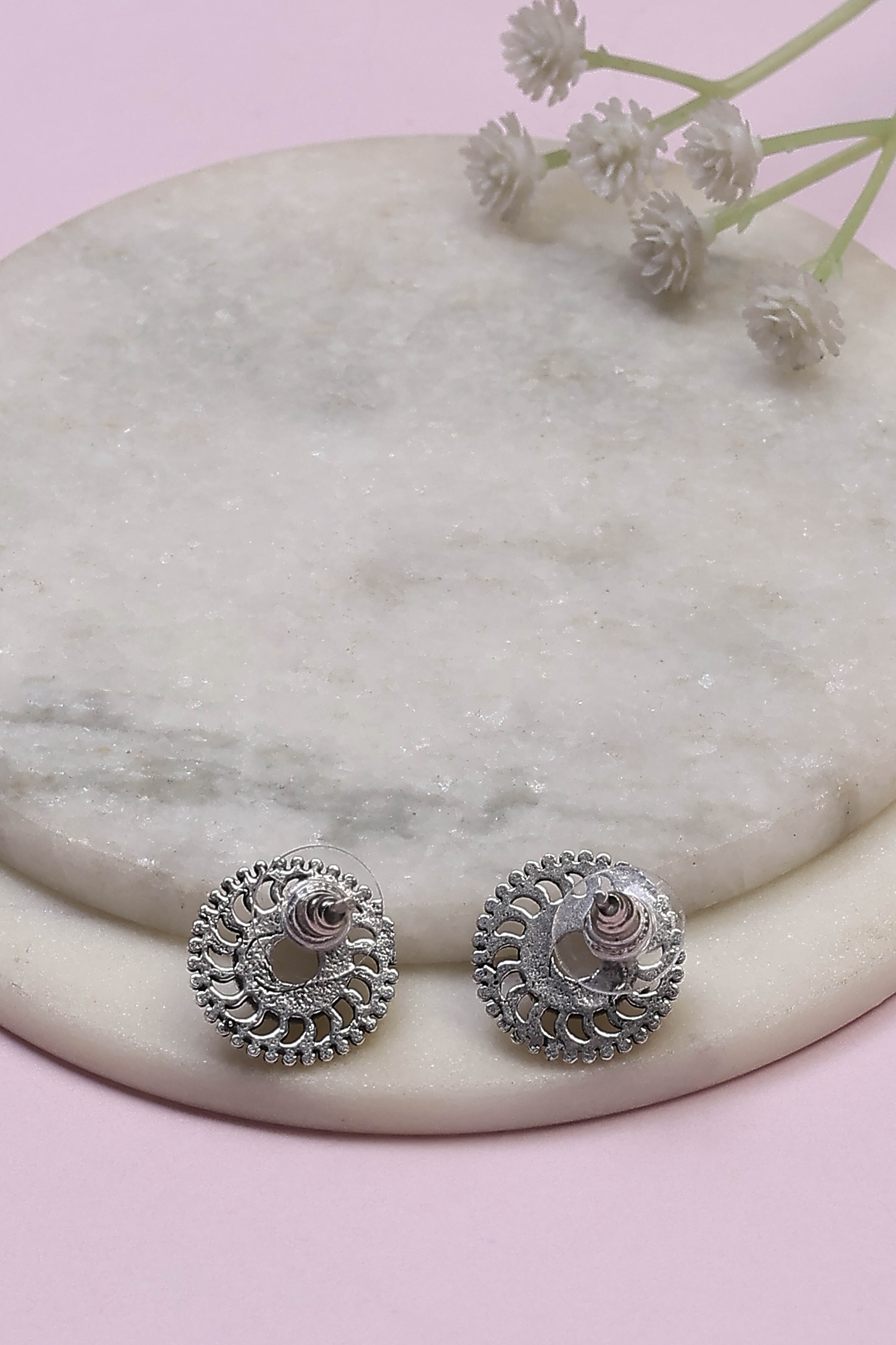 Pearl Brass Studs image number 2