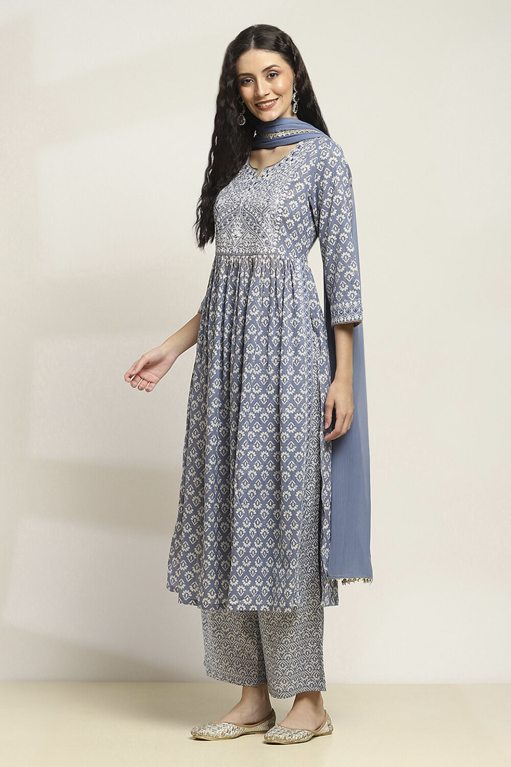 Grey Cotton Gathered Suit Set With Dupatta image number 3