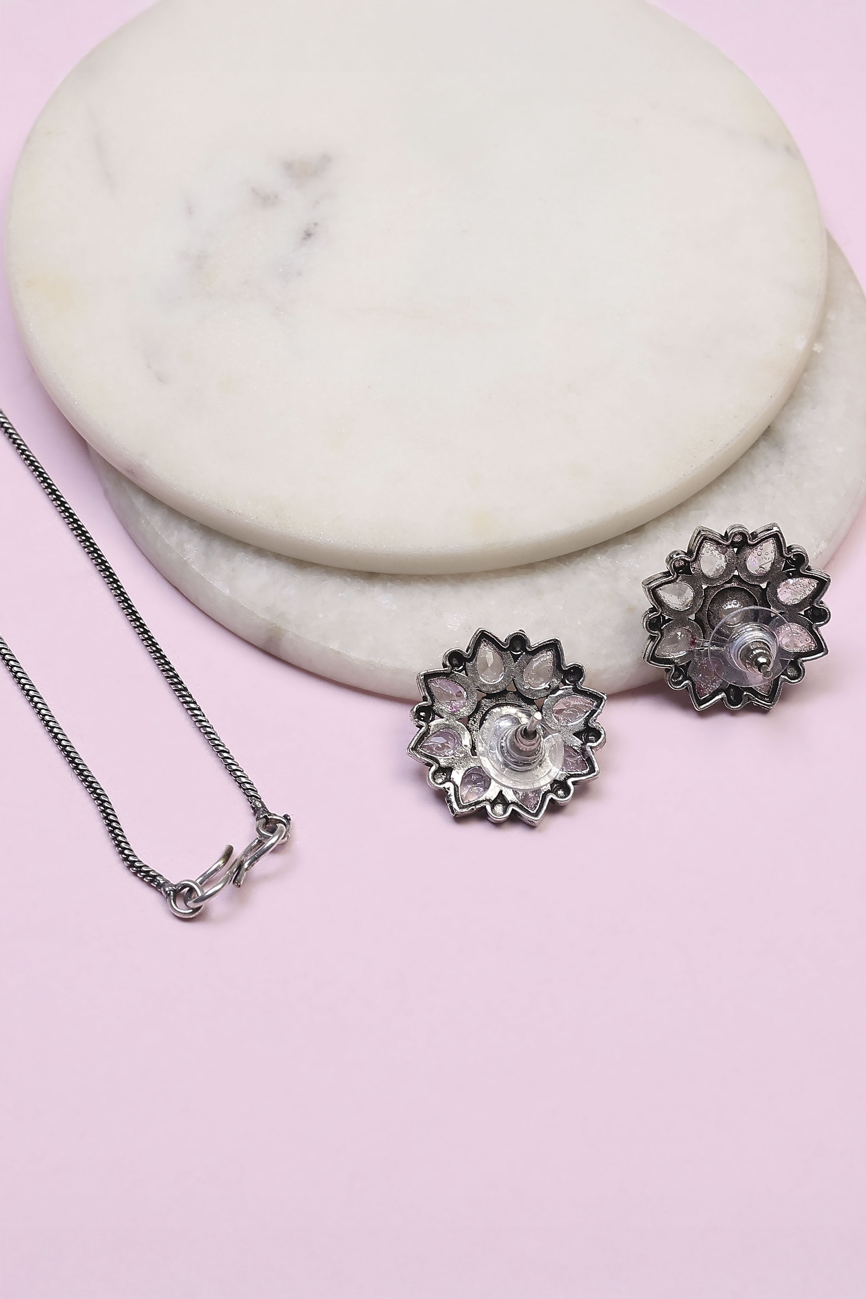 White Brass Necklace Set image number 2