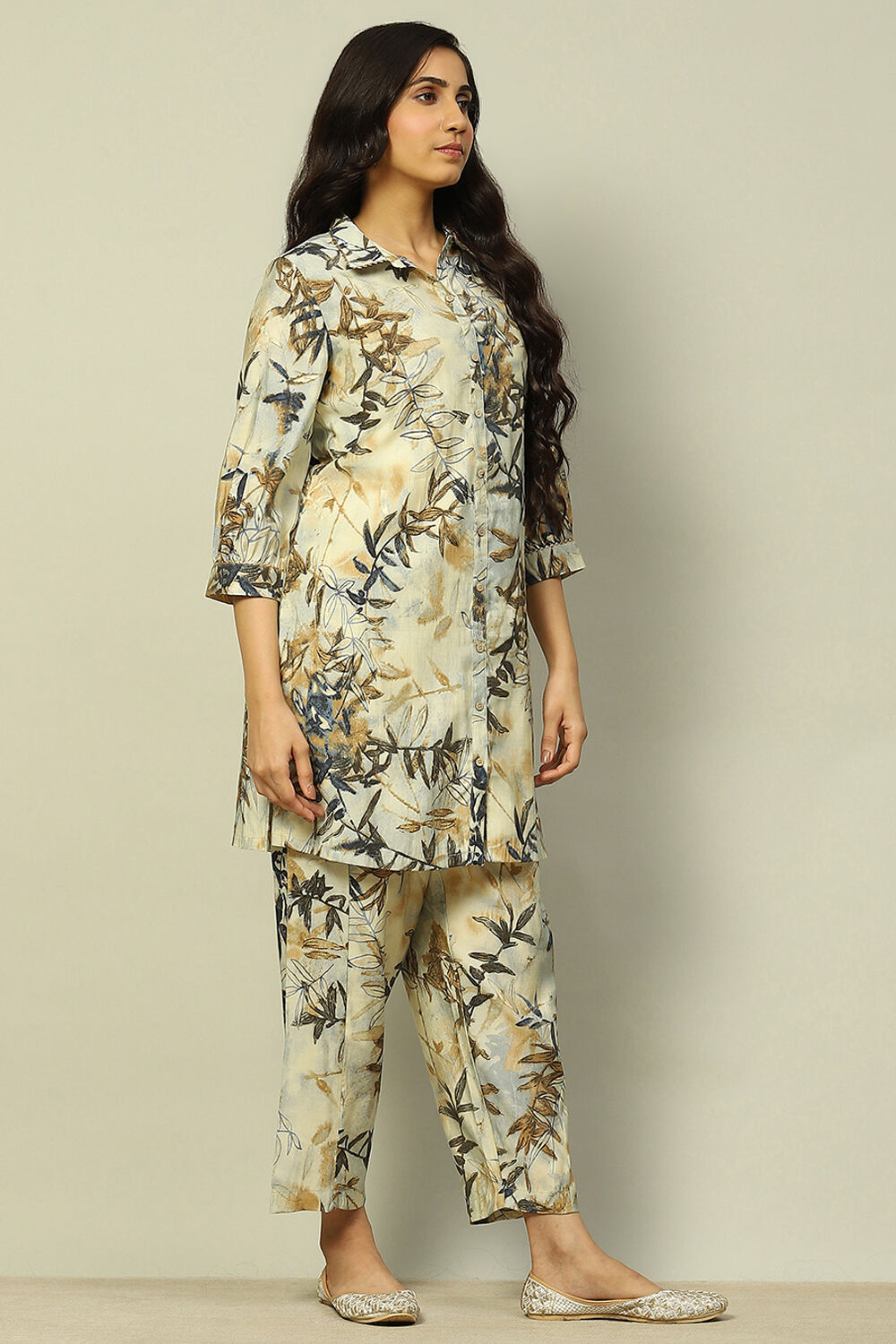 Off-White Viscose Blend Printed Co-ord Set image number 5