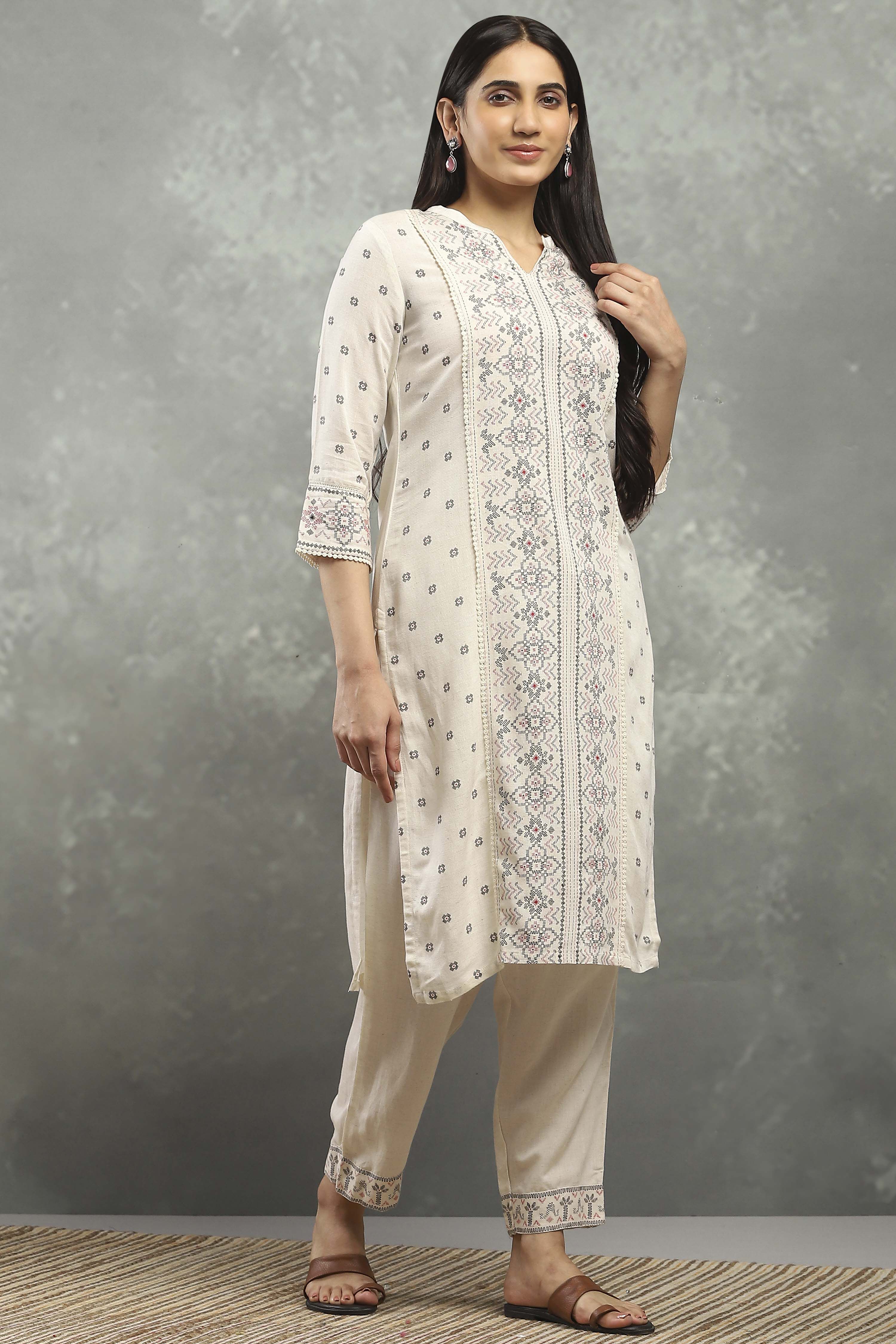 Off White Polyester Straight Kurta Pants Set image number 5