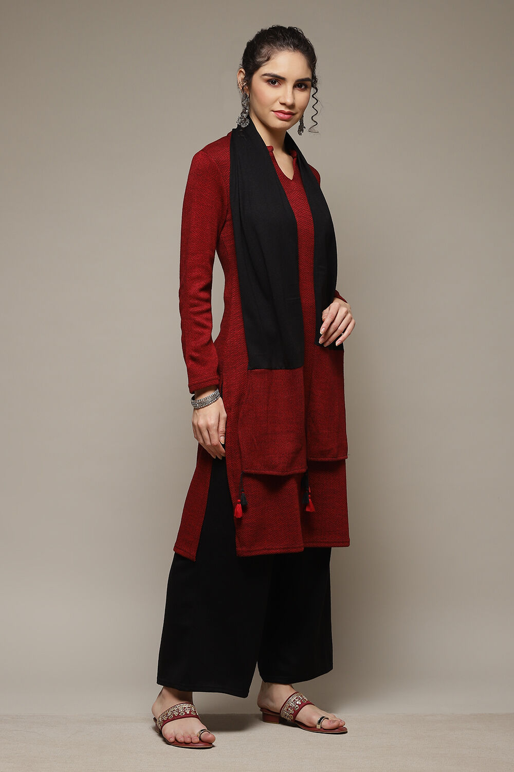 Maroon Acrylic Straight Suit Set image number 4