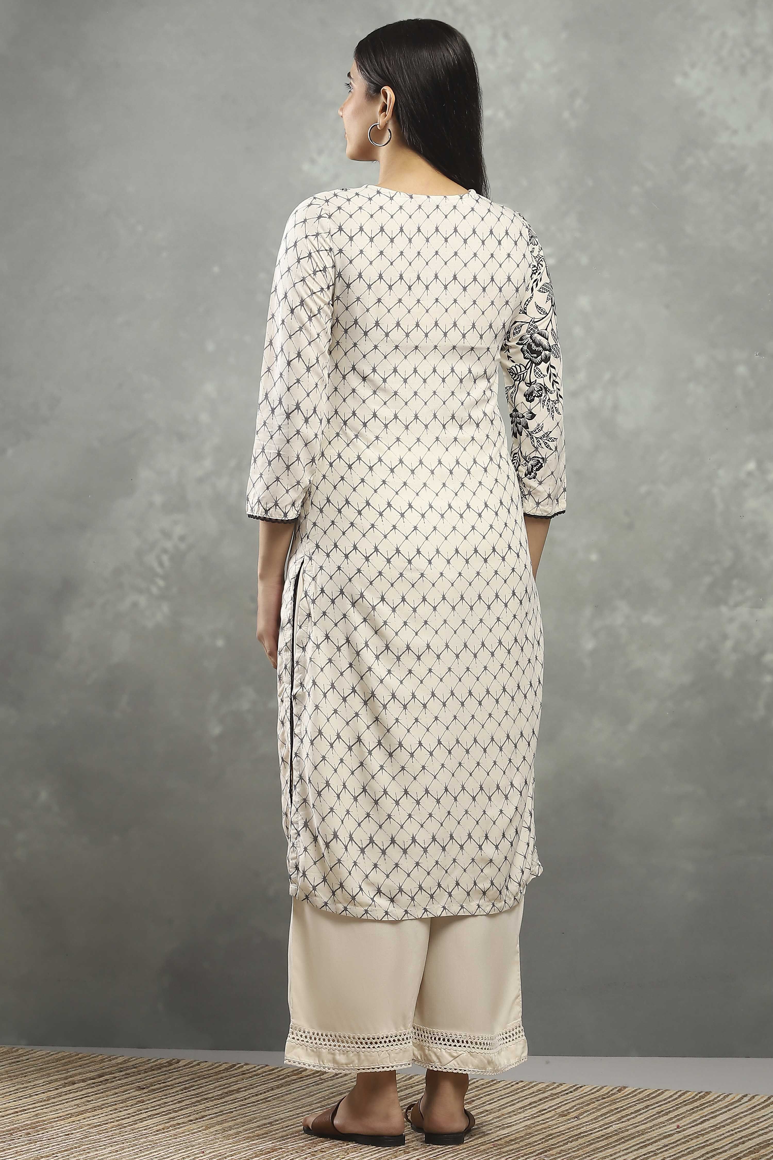 Off White Viscose Straight Kurta Pants Set image number 4