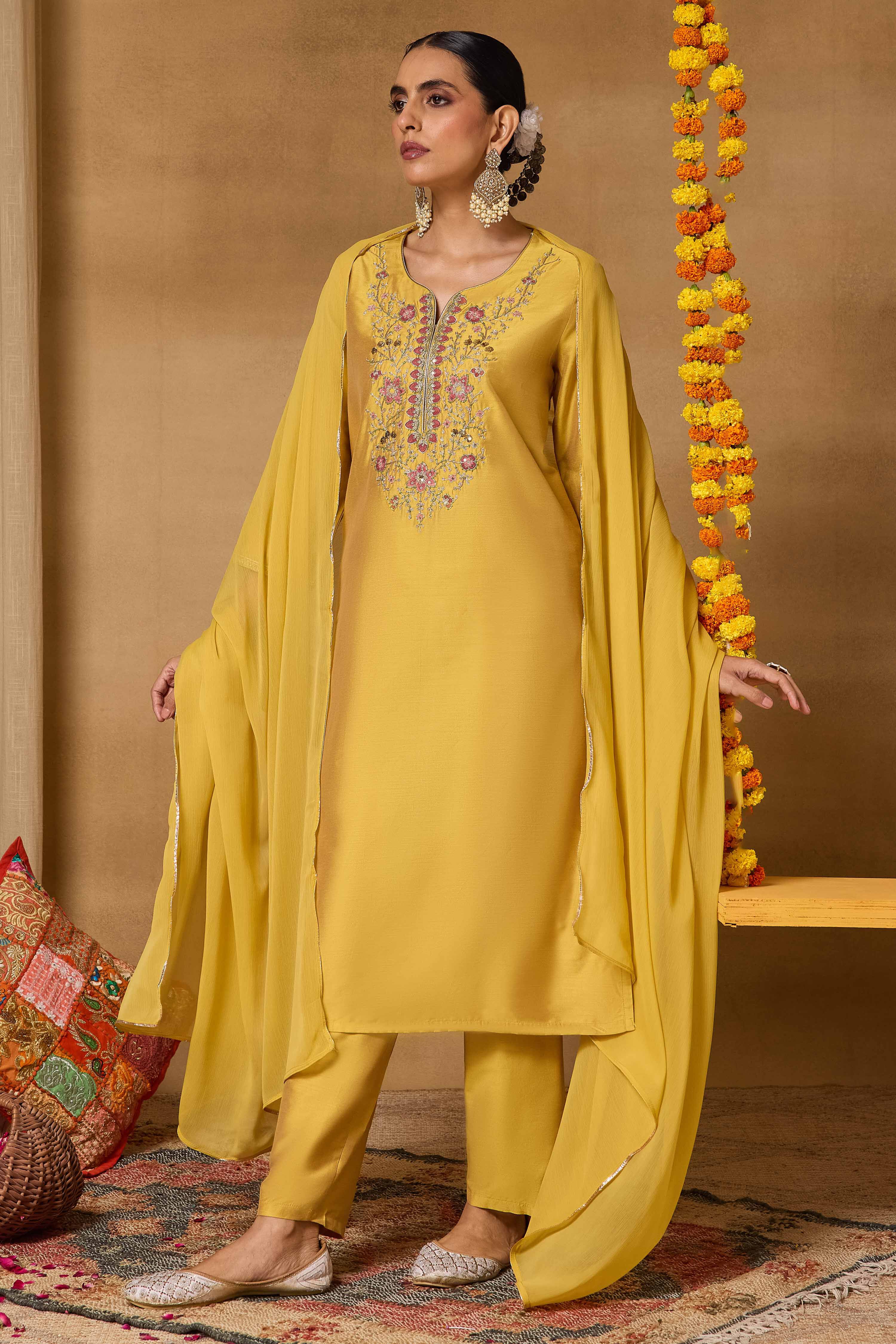 Yellow Viscose Blend Straight Solid Suit Set image number 4