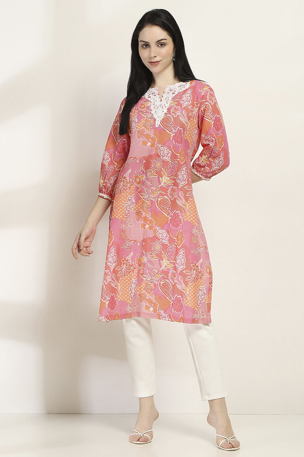 Pink Cotton Floral Straight Kurta image number 5
