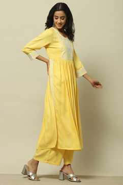 Yellow Embroidered Straight Kurta Set image number 5