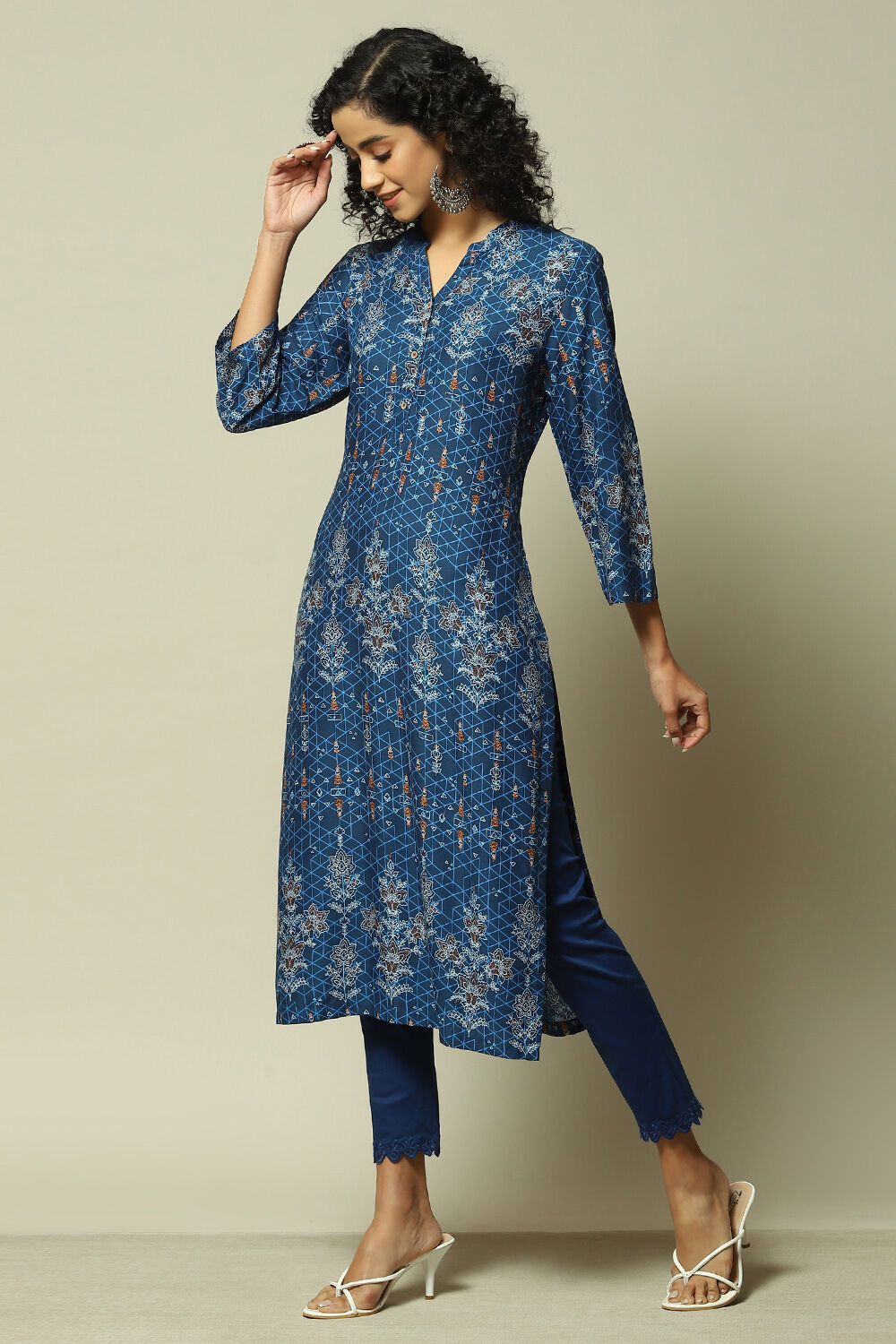 Indigo LIVA Straight Printed Kurta image number 2