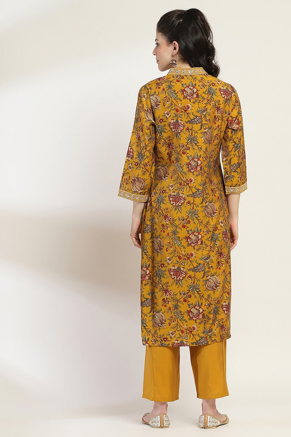 Yellow Cotton Blend Straight Suit Set image number 4