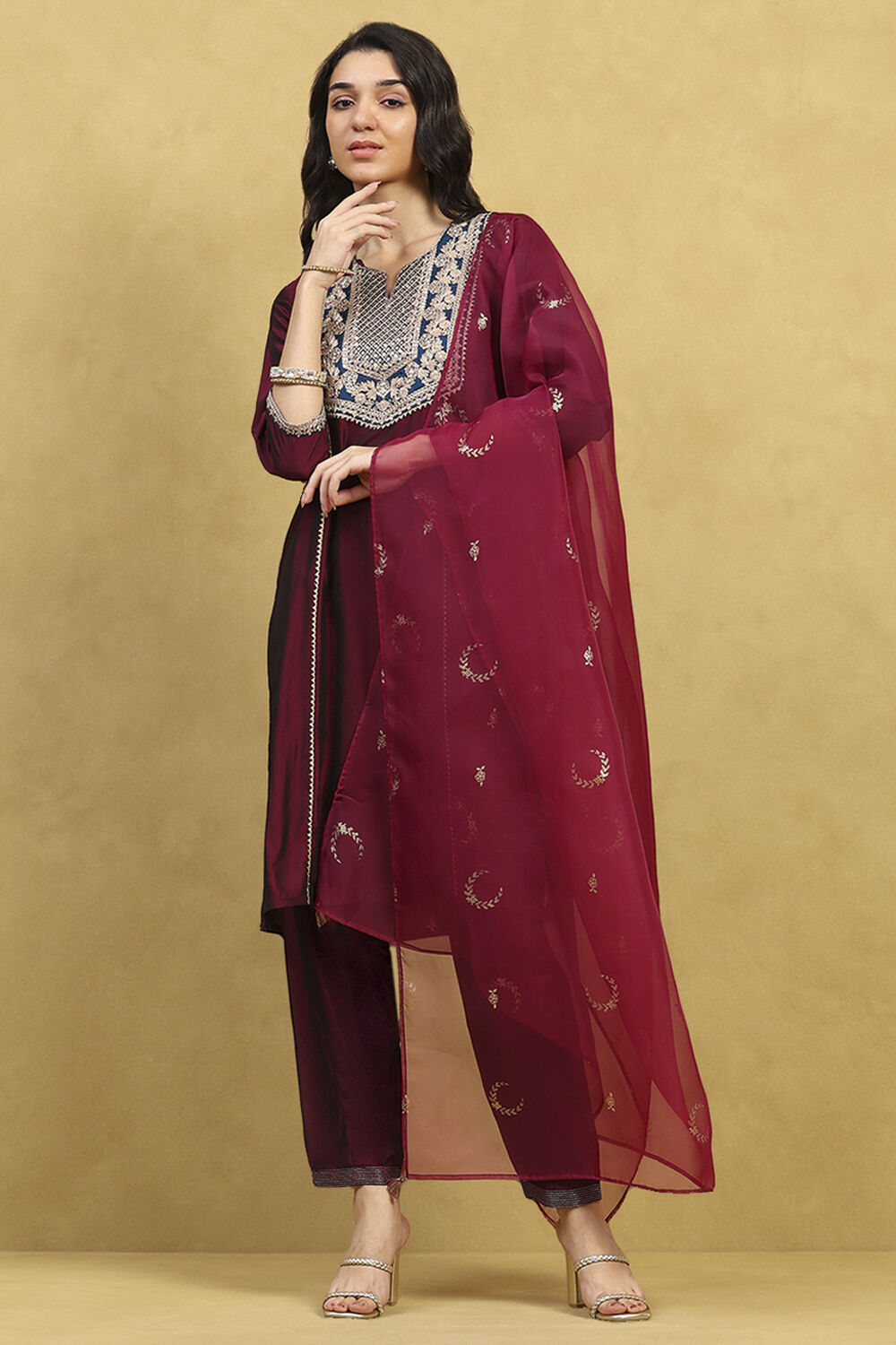 Wine Polyester Blend Solid Straight Suit Set image number 6