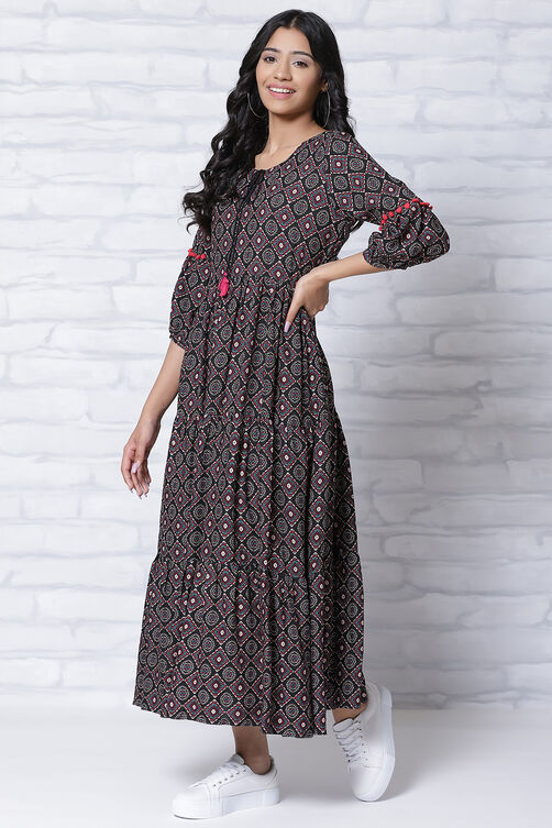 Black LIVA Tiered Dress image number 3