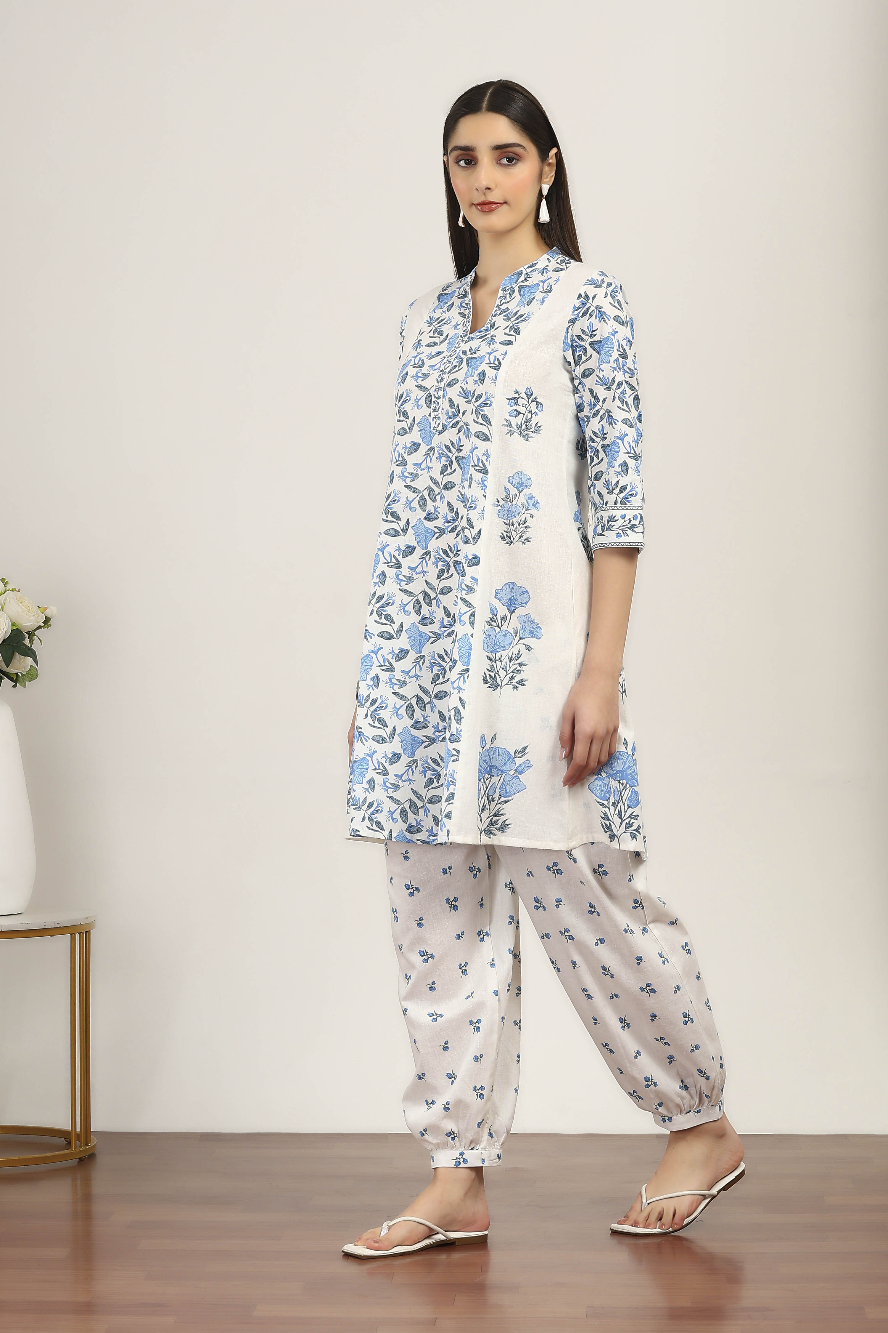 Blue Cotton Blend Cotton Flex Kurta Pants Set image number 3