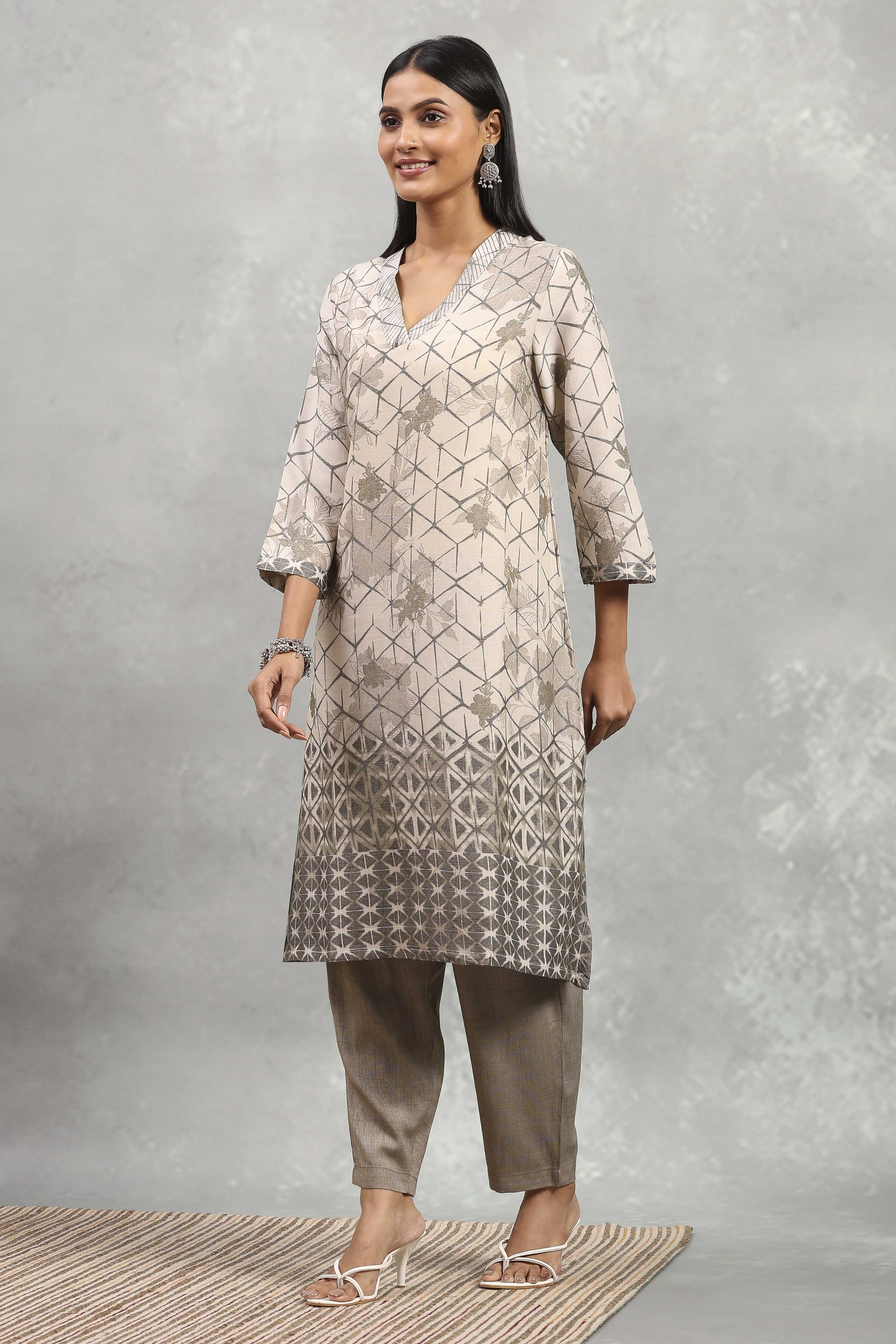 Grey Viscose Blend Printed A-Line Kurta Pants Set image number 3