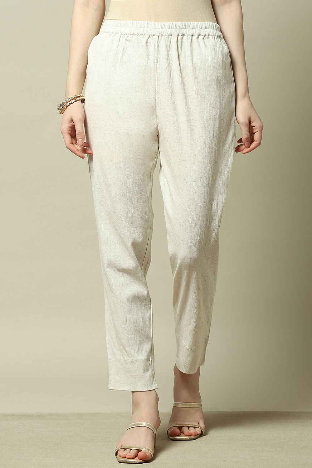 Off-White Solid Slim Fit Pants image number 5