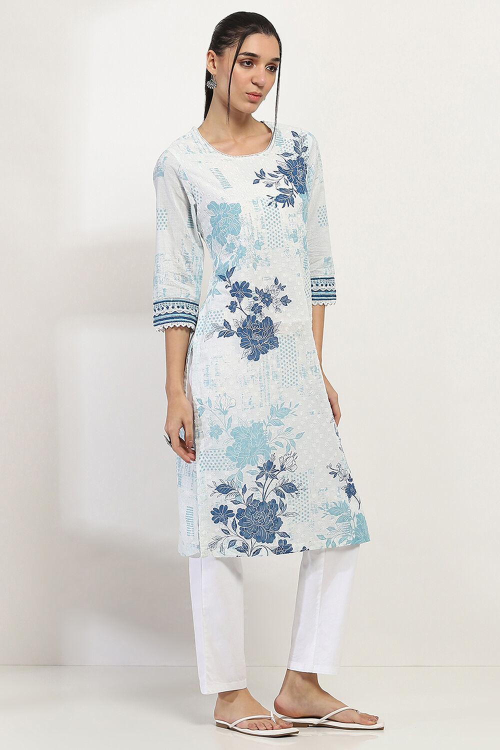 Off-White and Blue Cotton Straight Kurta image number 4