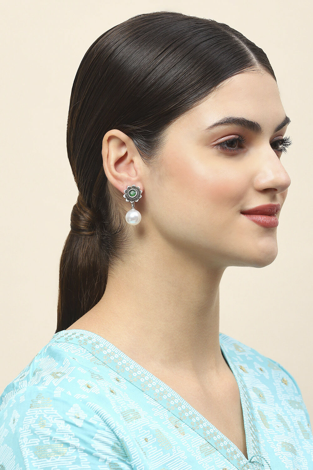 Oxidised Alloy Earrings image number 3