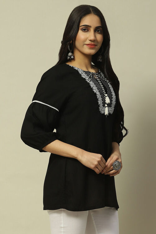 Black Rayon Straight Top image number 4