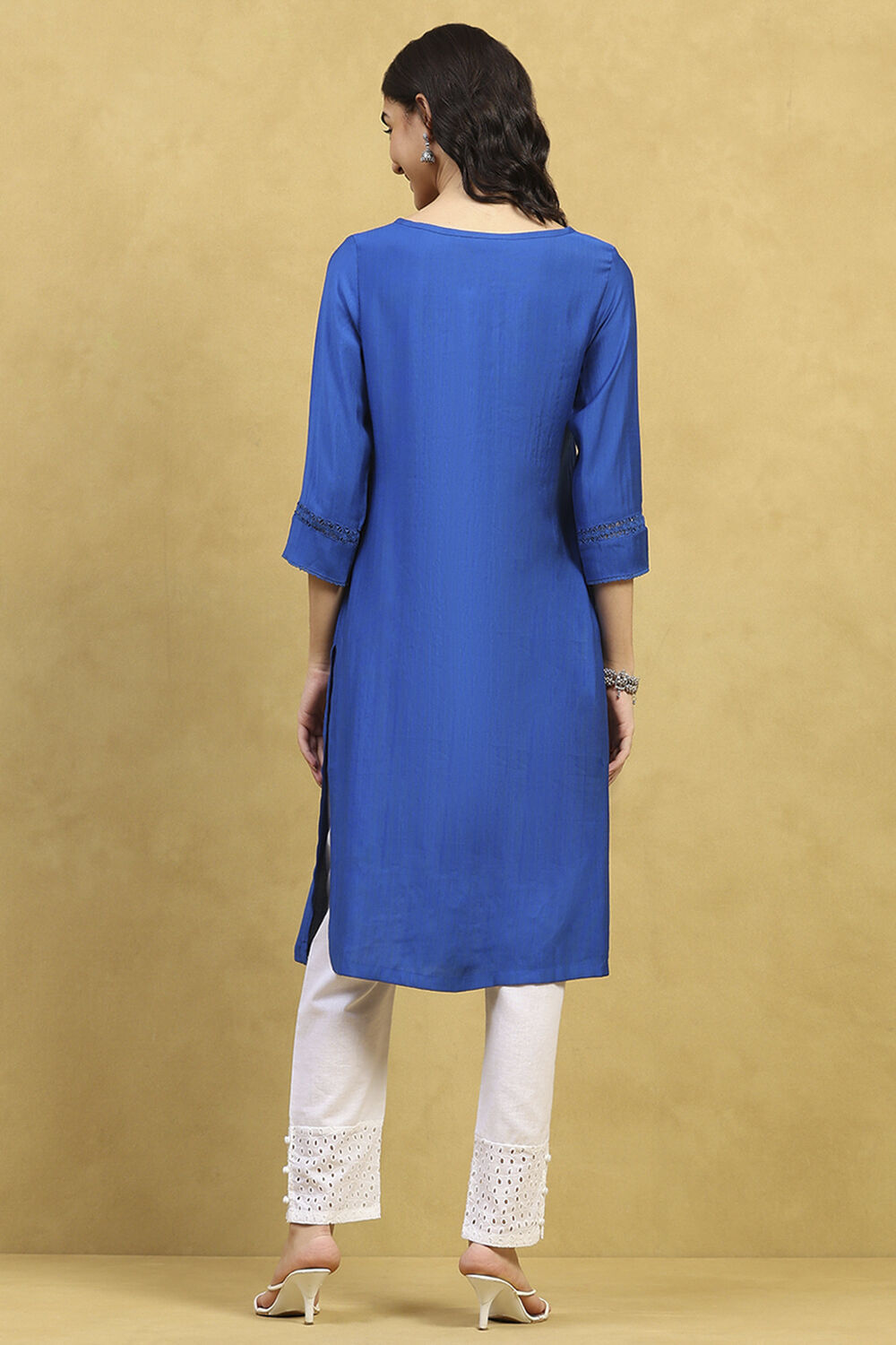 Blue Solid Straight Kurta image number 3