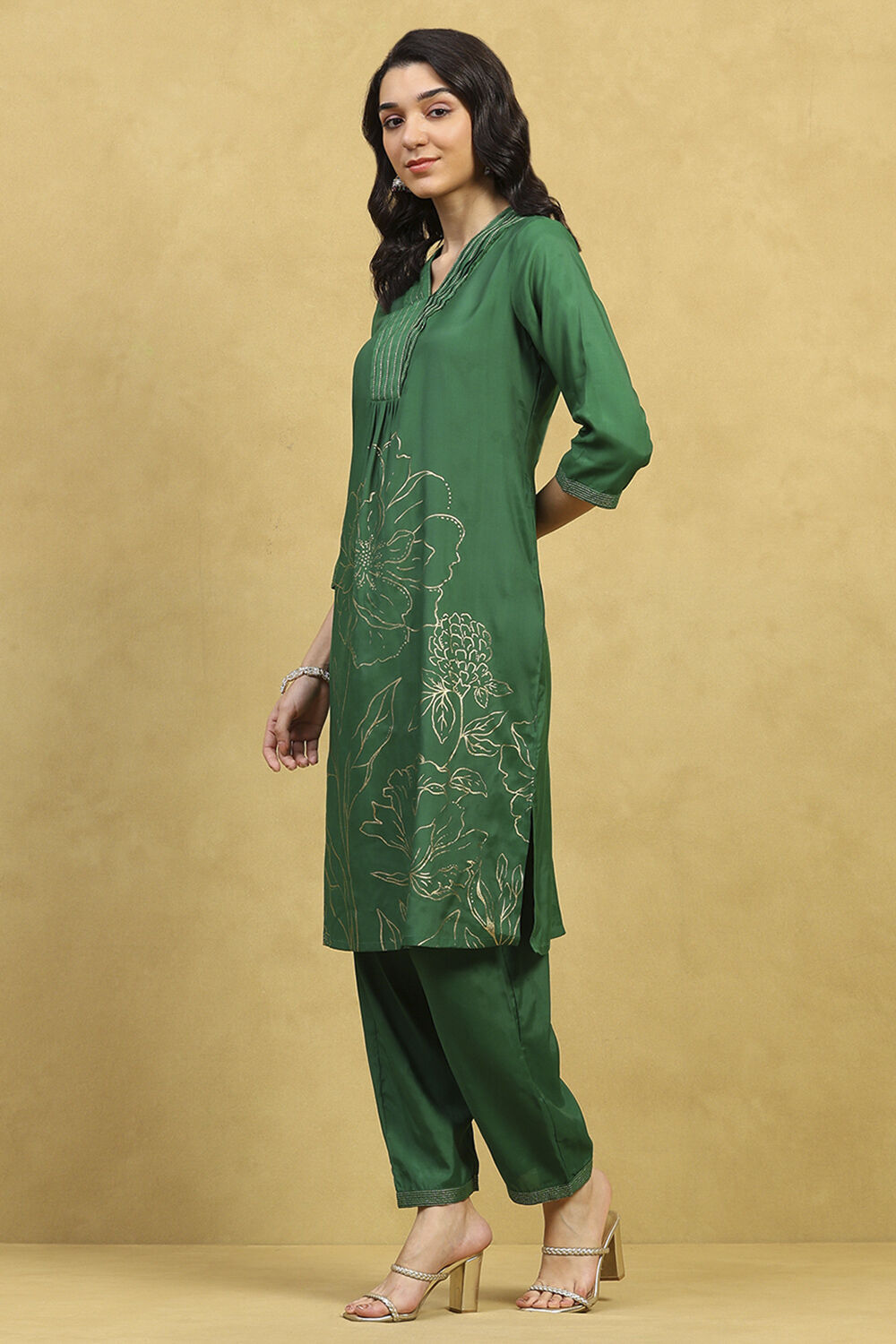 Green Viscose Rayon Printed A-Line Kurta Pants Set image number 3