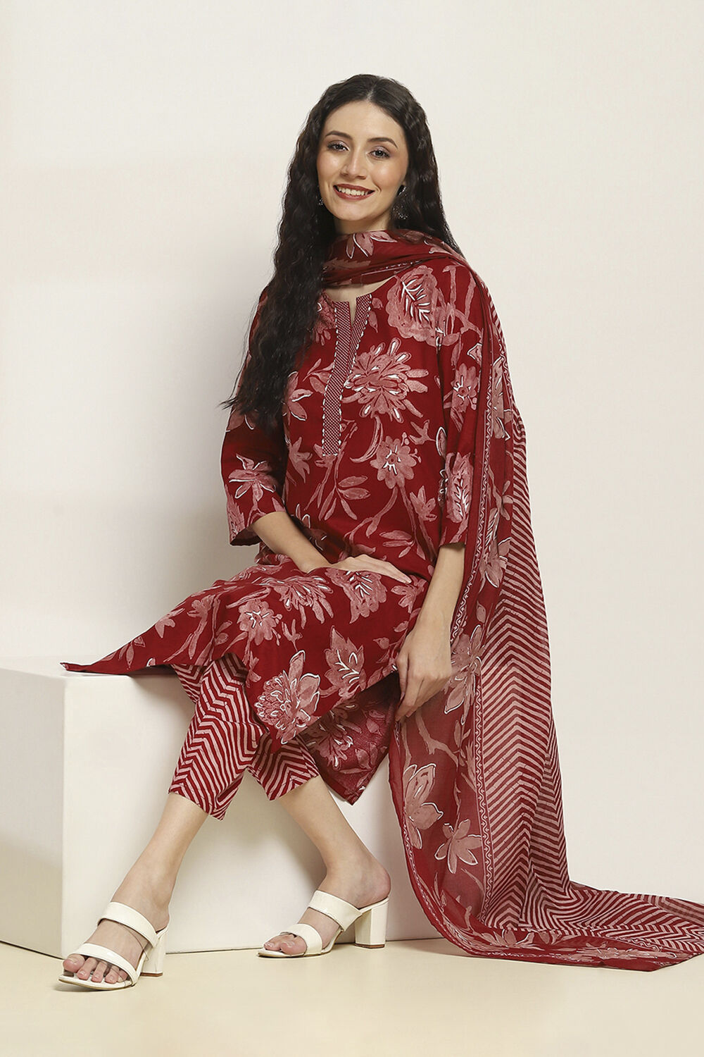 Maroon Cotton Floral Printed Straight Suit Set image number 0