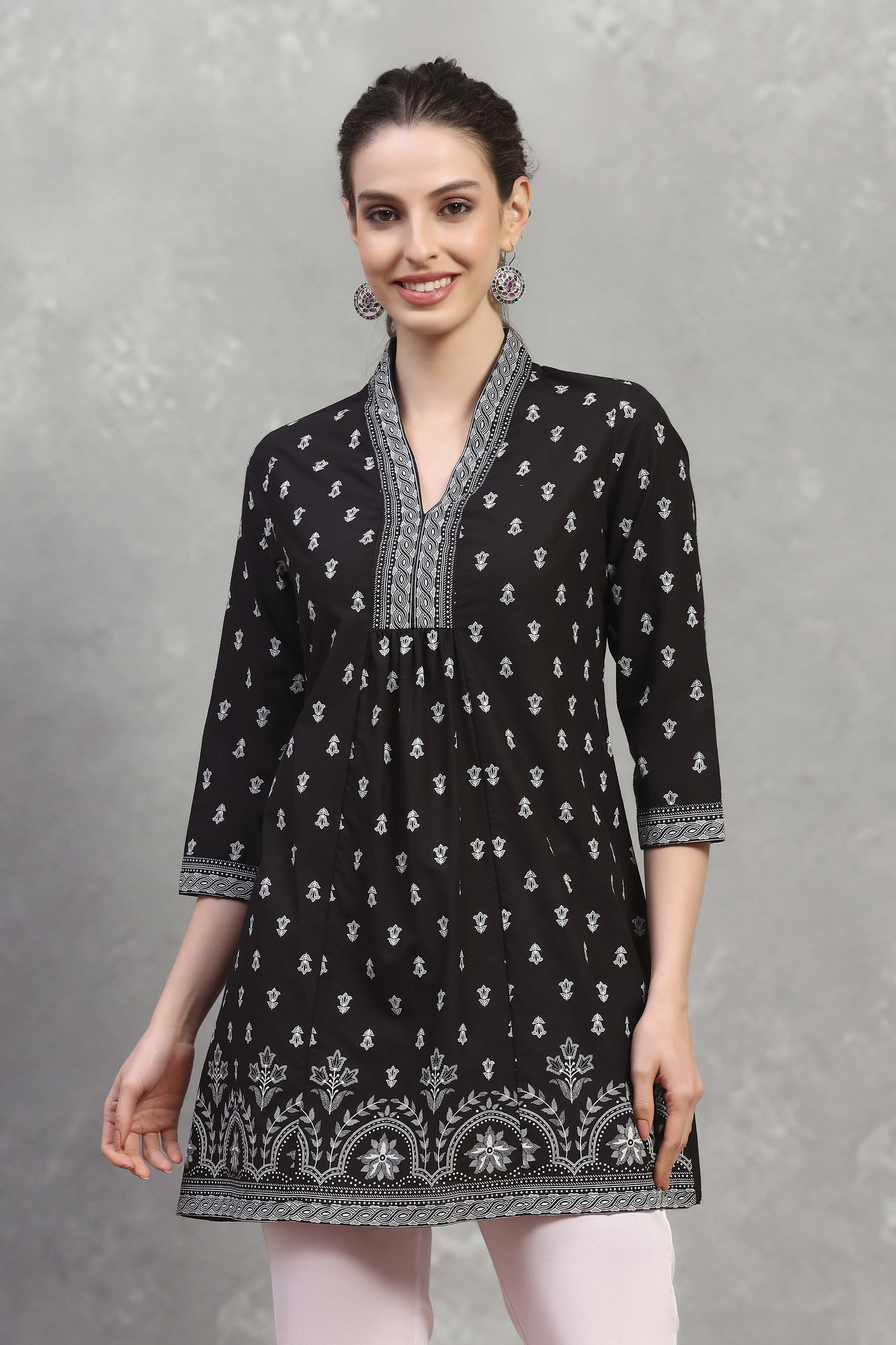 Black Cotton Printed A-Line Top image number 5