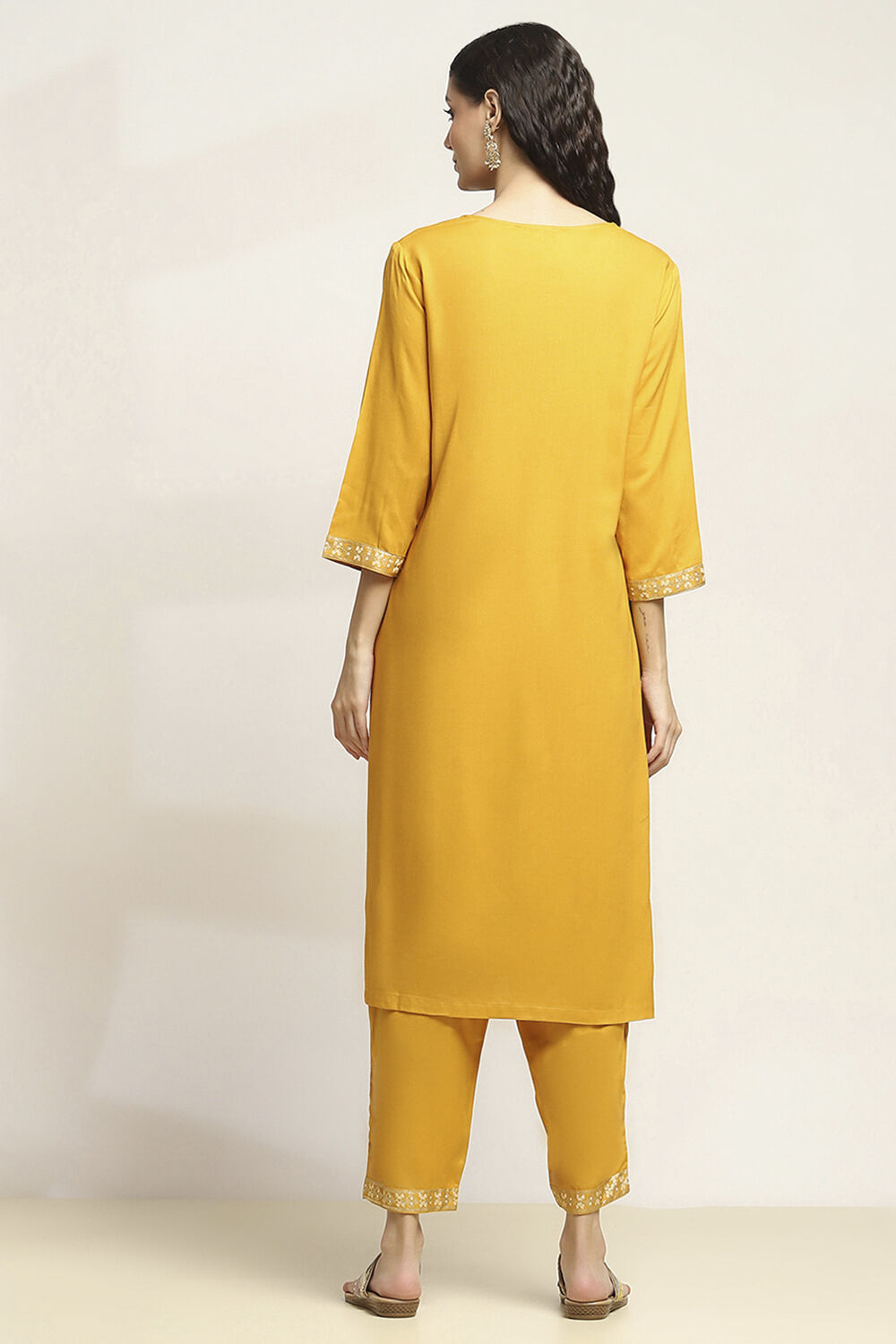 Yellow Viscose Rayon Printed Straight Kurta Pants Set image number 4