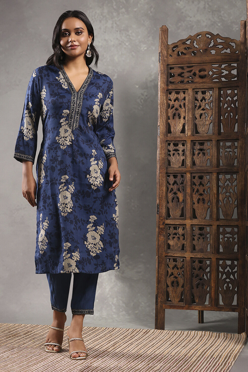 Green Viscose Blend Printed Straight Kurta Pants Set image number 6