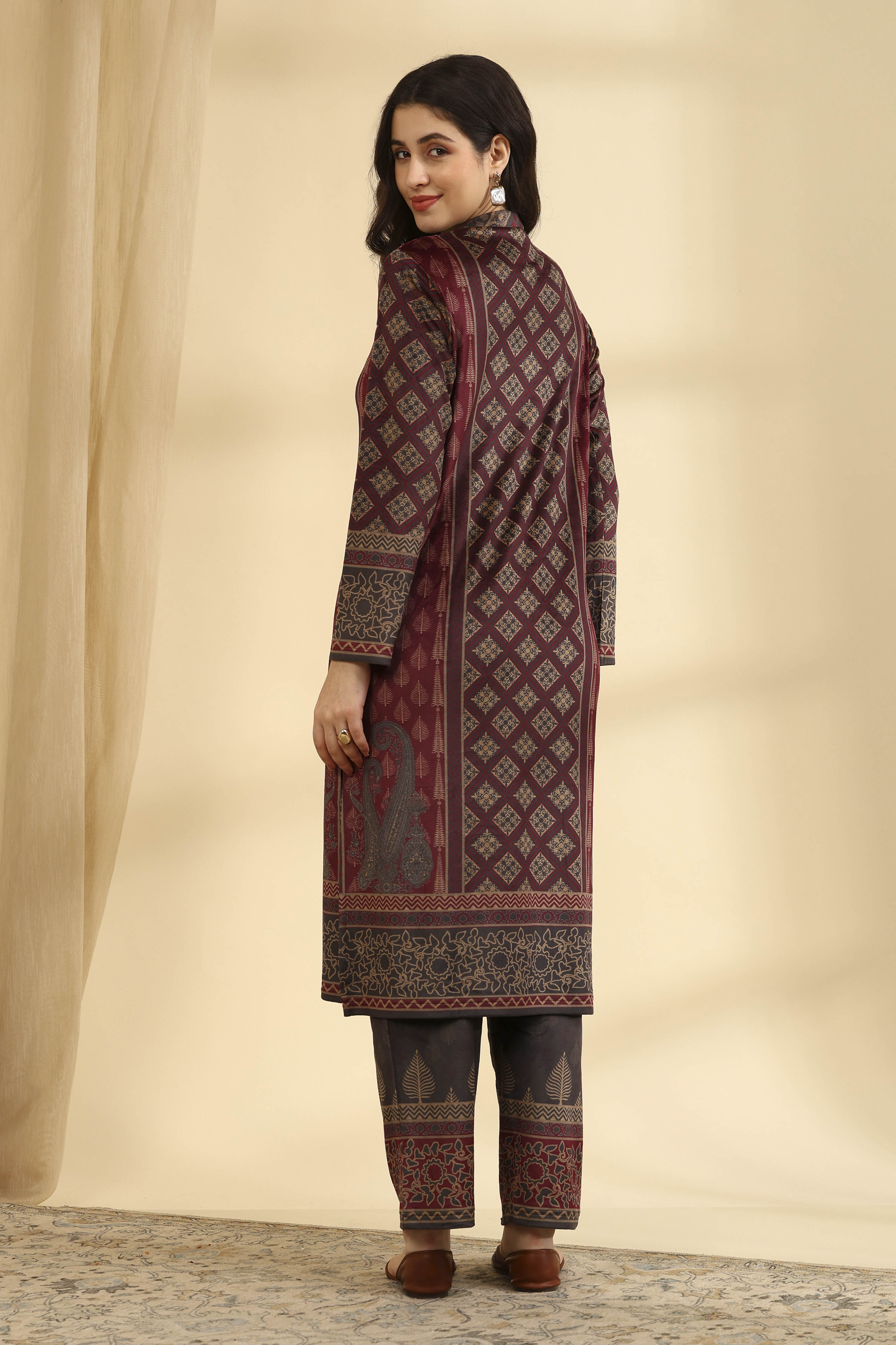 Maroon Polyester Printed Straight Suit Set image number 5