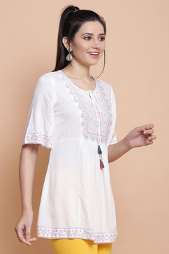 Off White Viscose Rayon Short Top image number 3