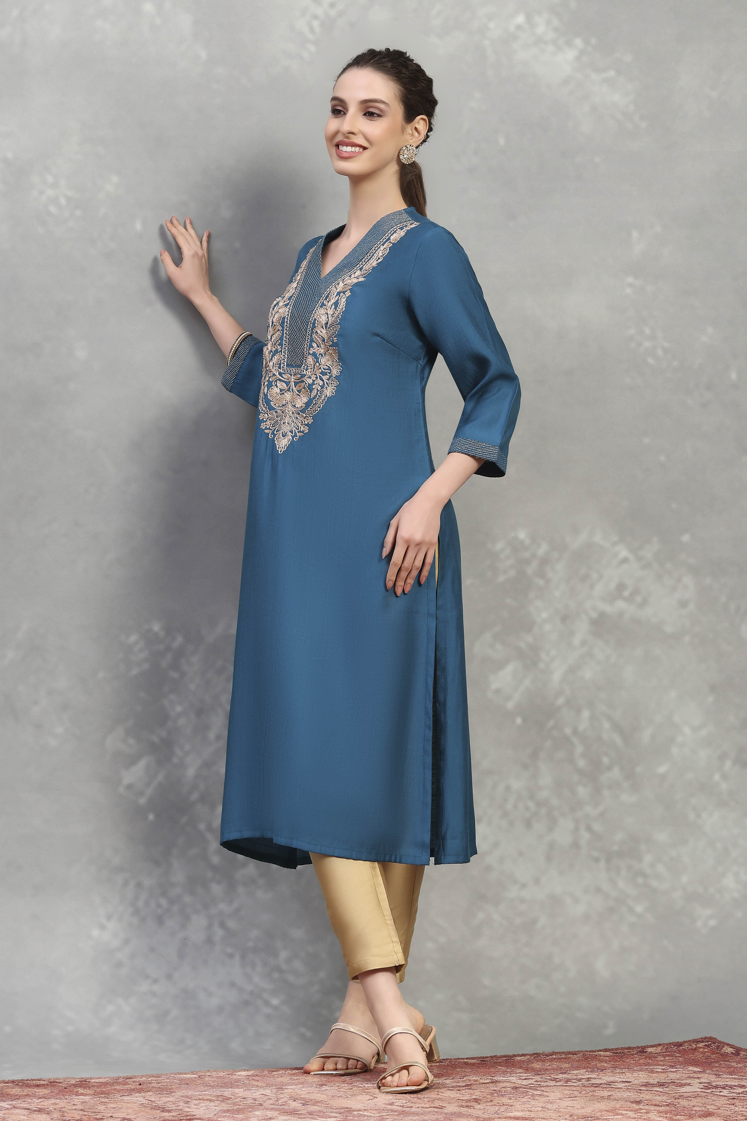 Teal Viscose Blend Solid Straight Kurta image number 0