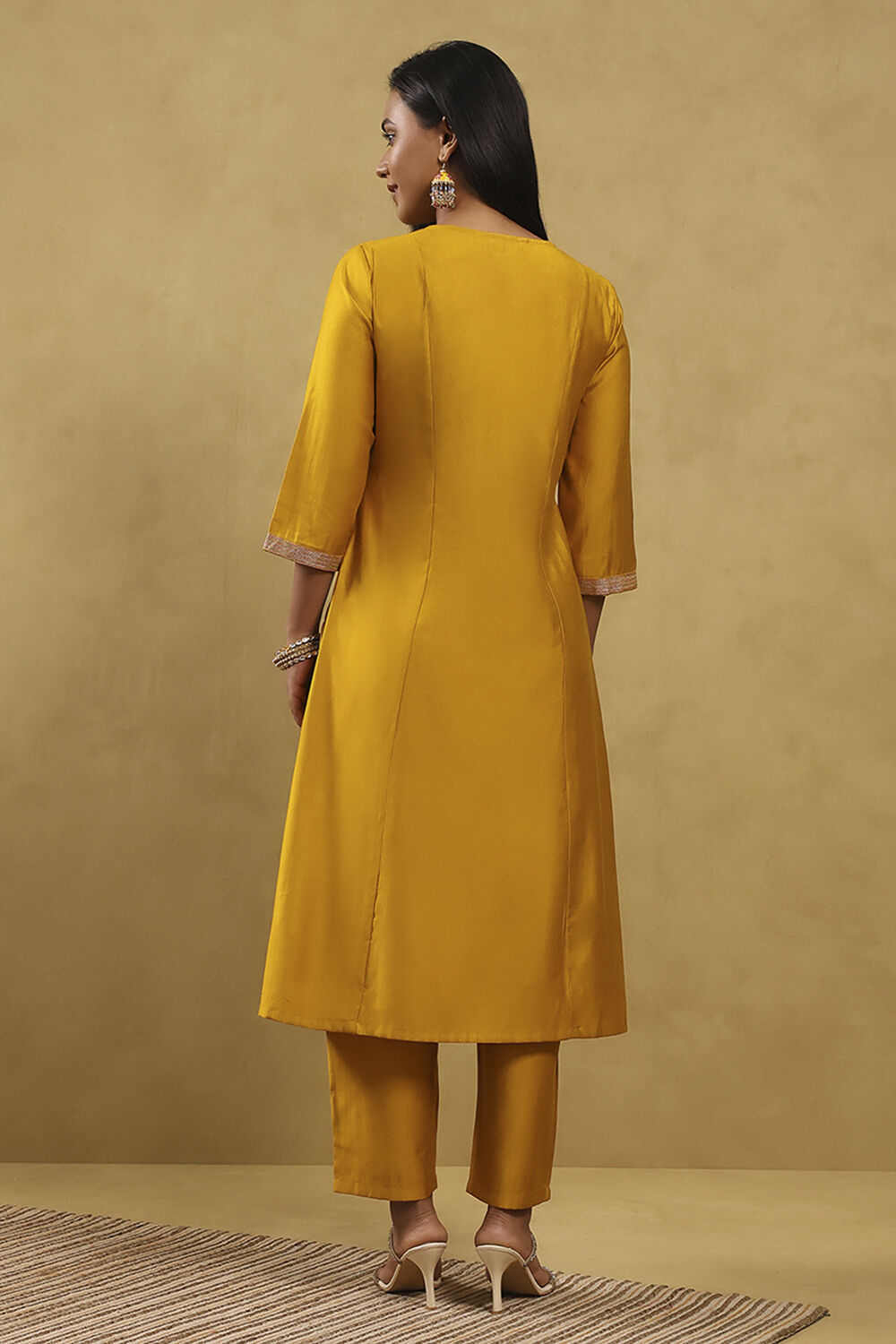 Mustard Polyester Solid Straight Suit Set image number 6