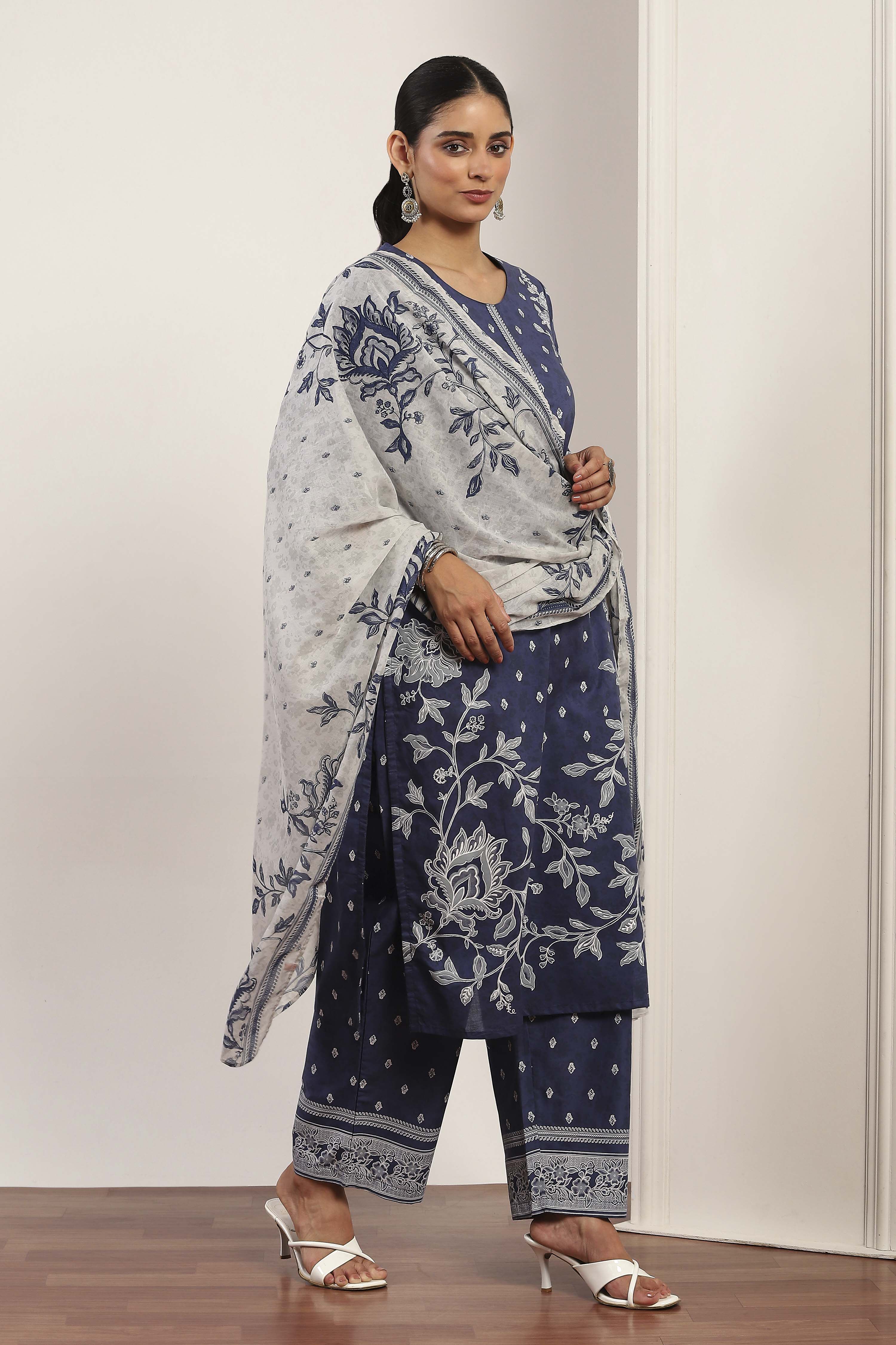 Blue Cotton Straight Suit Sets image number 6