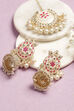 Cream & Pink Jhumkas & Maangtika Set image number 0