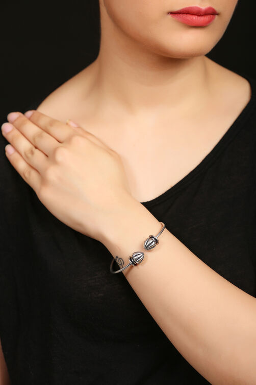 Oxidised Metal Engraved Beads Bracelet image number 0