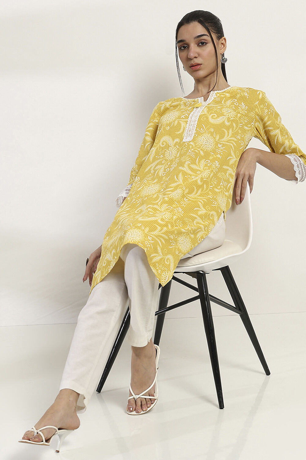 Yellow Cotton Printed Straight Kurta image number 0