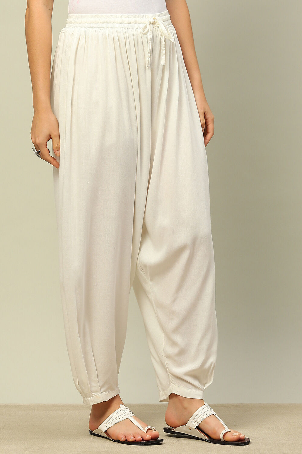 Off White Rayon Solid Regular Salwar image number 3