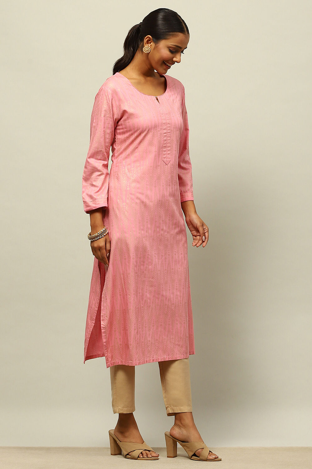 Dusty Pink Rayon Straight Printed Kurta Slim Pants Suit Set image number 5