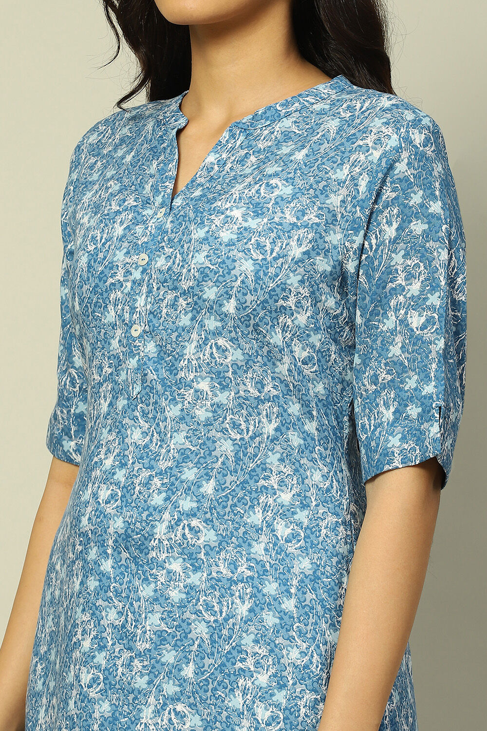 Blue and White Floral Printed Straight Kurta image number 1