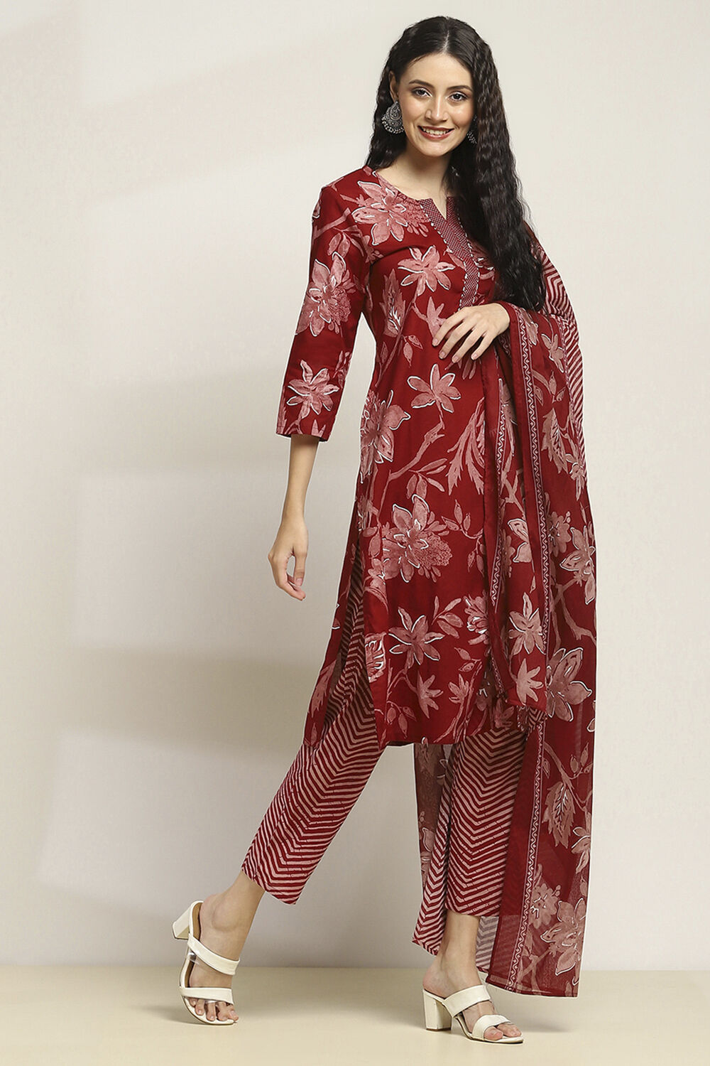 Maroon Cotton Floral Printed Straight Suit Set image number 5