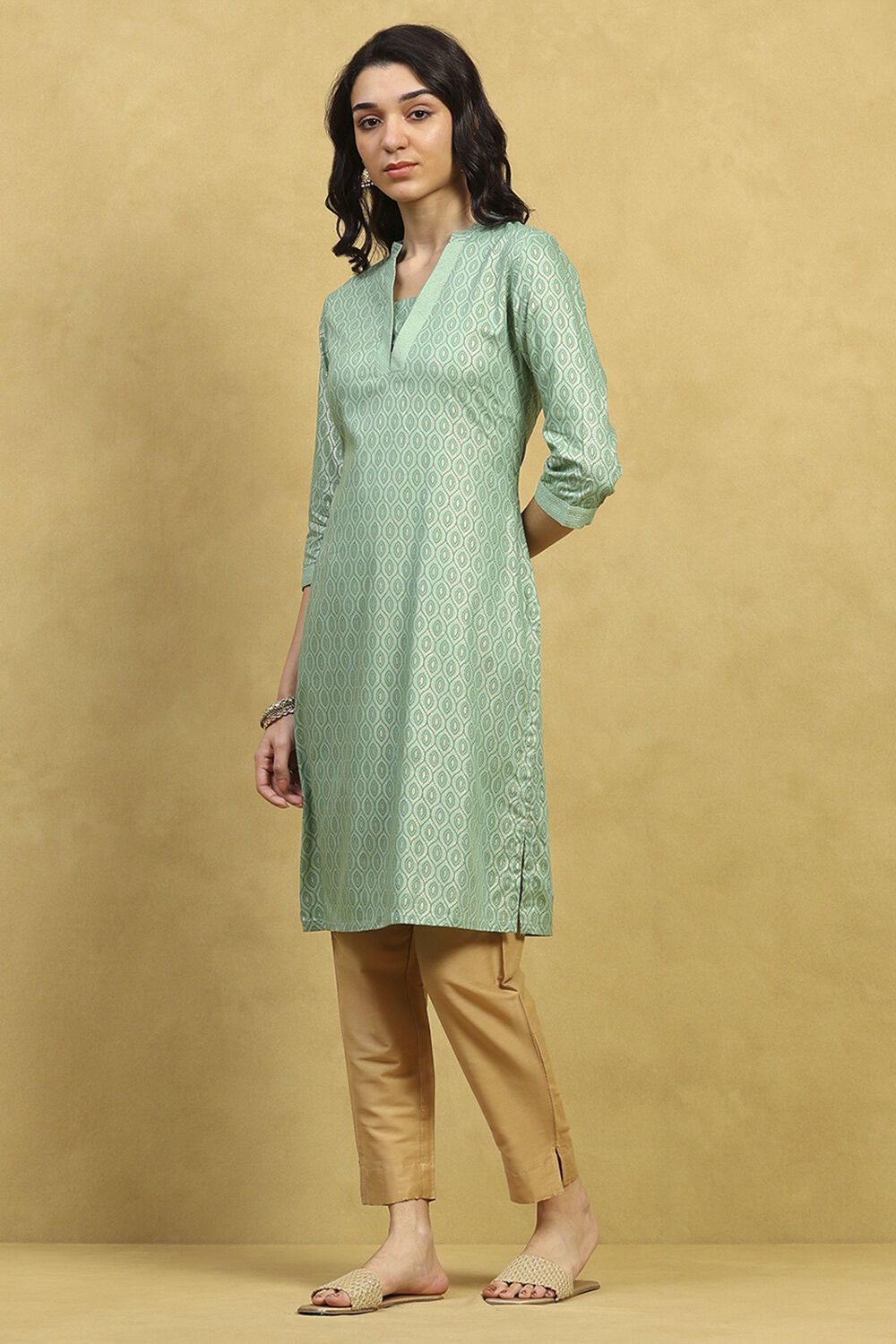 Green Printed Straight Kurta image number 2